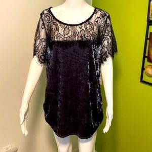 Modern Attraction Lace Sleeves top.  Size XL